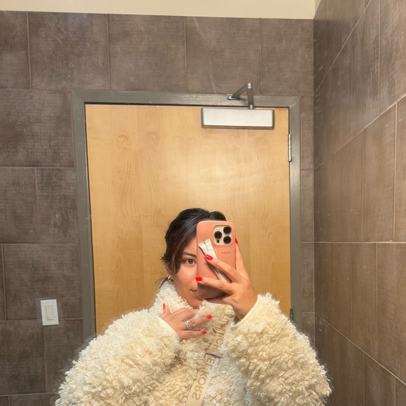 alexa_cisneros_